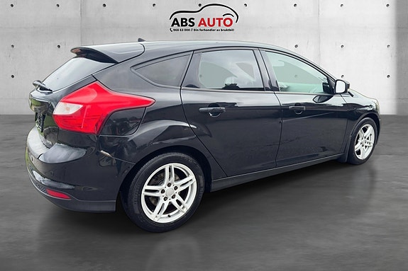 Ford Focus 7 of 15