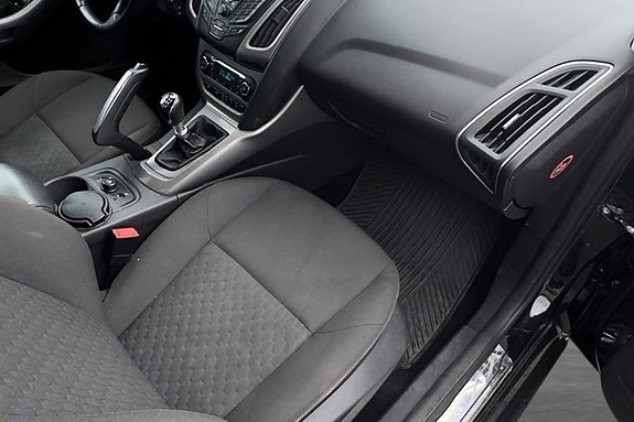 Ford Focus 12 of 15