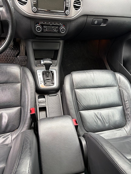 Volkswagen Tiguan 3 of 6