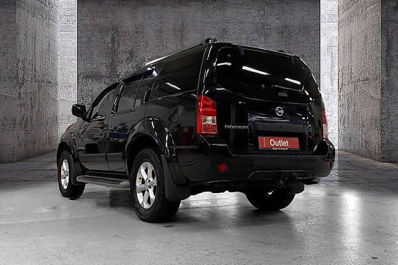 Nissan Pathfinder 3 of 15
