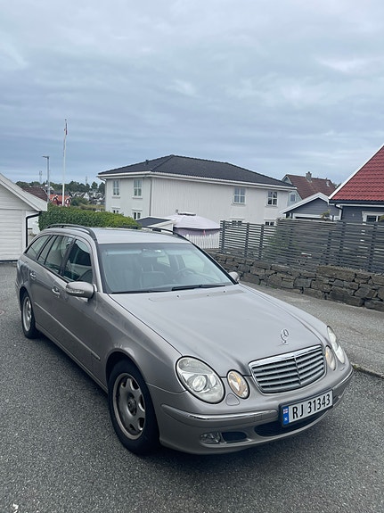 Mercedes-Benz 260 E 7 of 11
