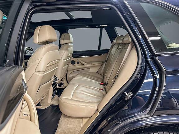 BMW X5 25 of 30