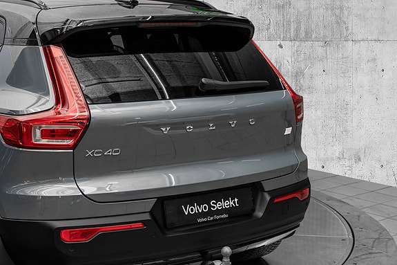 Volvo XC40 6 of 29