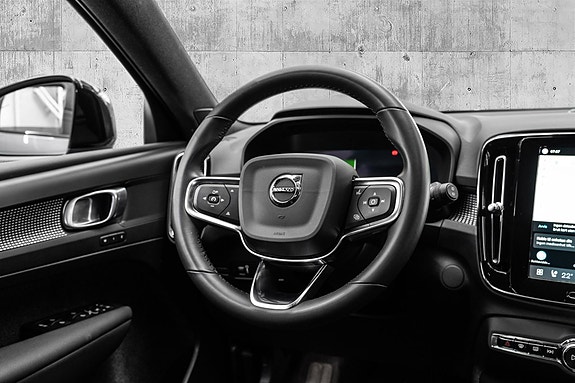 Volvo XC40 16 of 29
