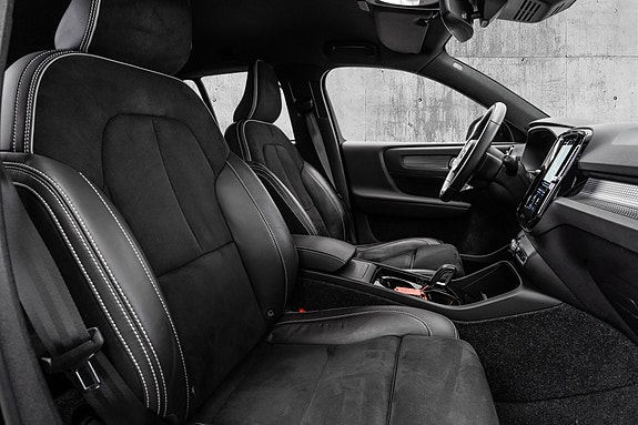 Volvo XC40 25 of 29