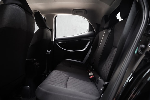 Toyota Yaris 14 of 27