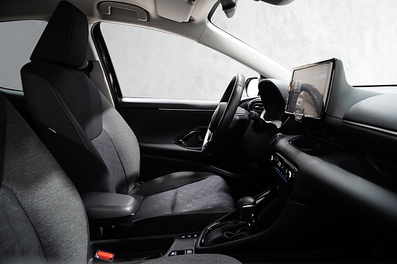 Toyota Yaris 16 of 27