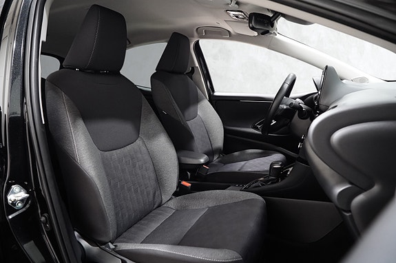 Toyota Yaris 17 of 27