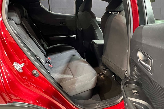 Toyota C-HR 15 of 28