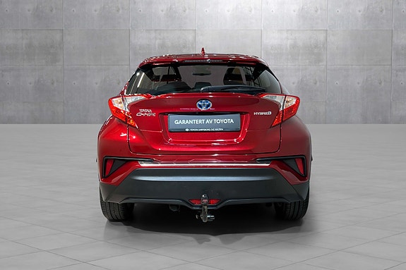 Toyota C-HR 4 of 28