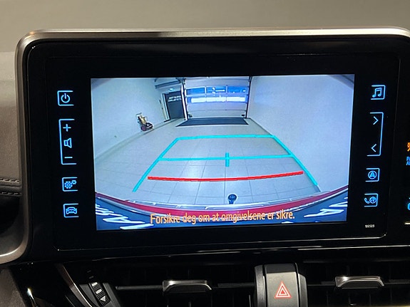 Toyota C-HR 23 of 28