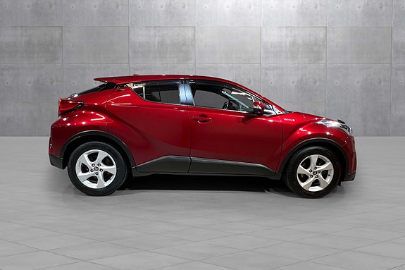 Toyota C-HR 6 of 28