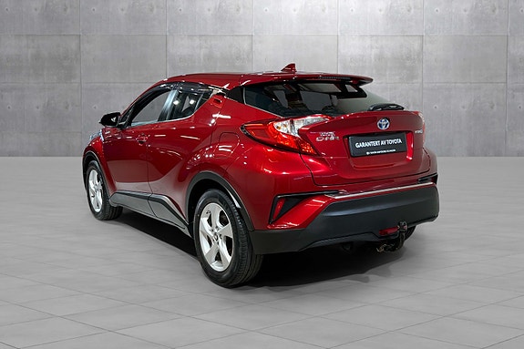 Toyota C-HR 3 of 28