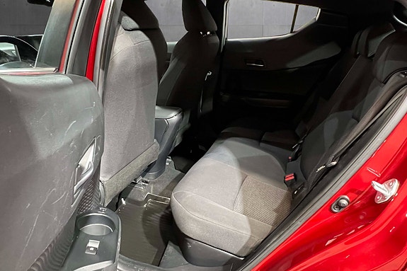 Toyota C-HR 14 of 28