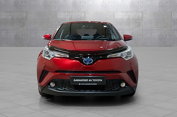Toyota C-HR 8 of 28