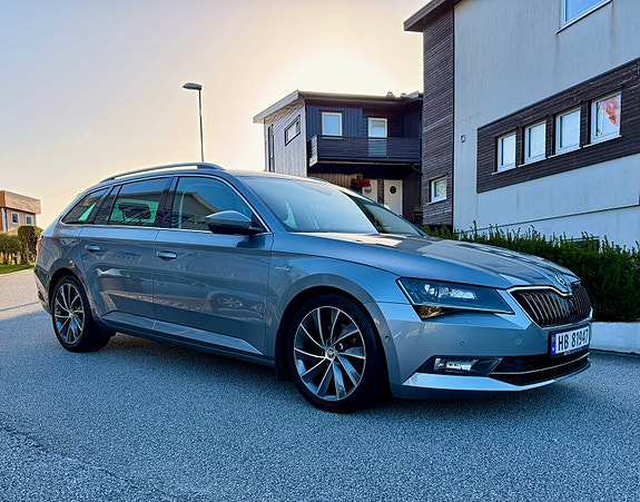 Skoda Superb 7 of 30
