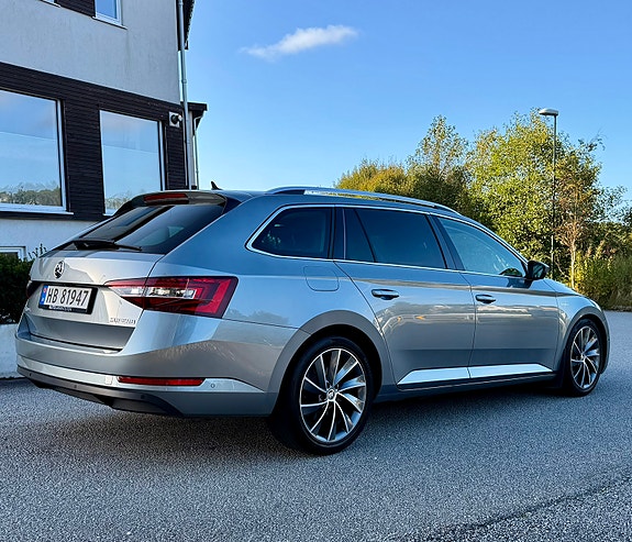Skoda Superb 18 of 30