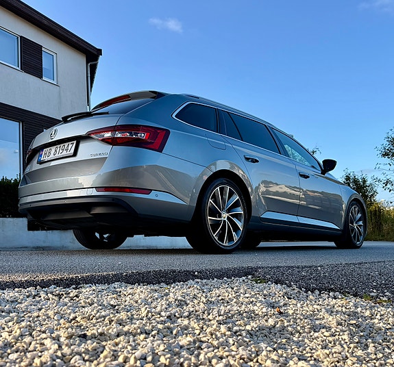 Skoda Superb 16 of 30