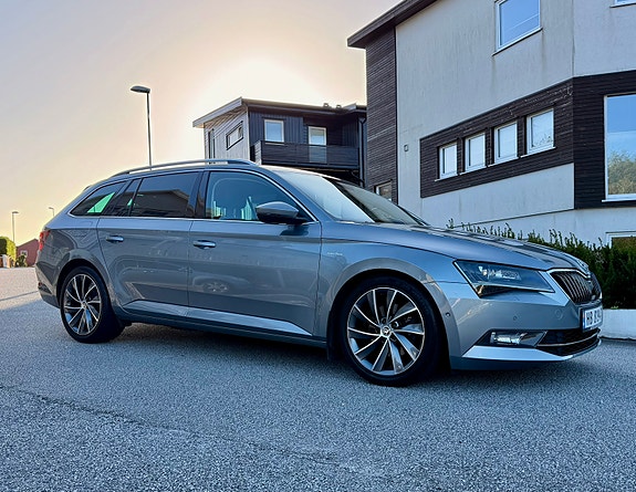 Skoda Superb 9 of 30