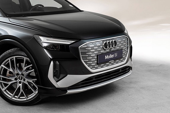 Audi Q4 e-tron 3 of 30
