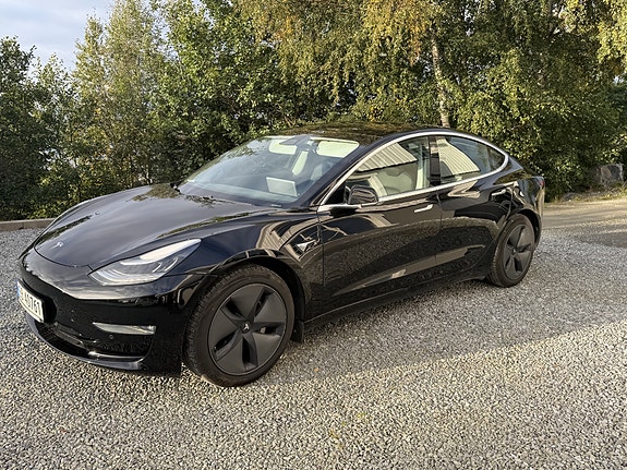 Tesla Model 3 3 of 6