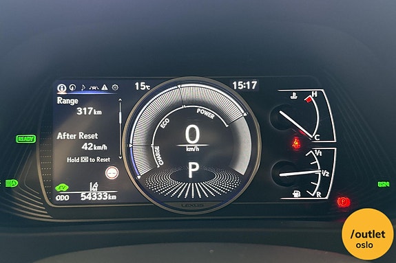 Lexus UX250h 21 of 24