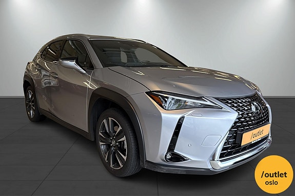 Lexus UX250h 9 of 24