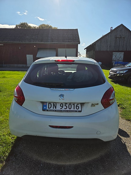 Peugeot 208 5 of 20
