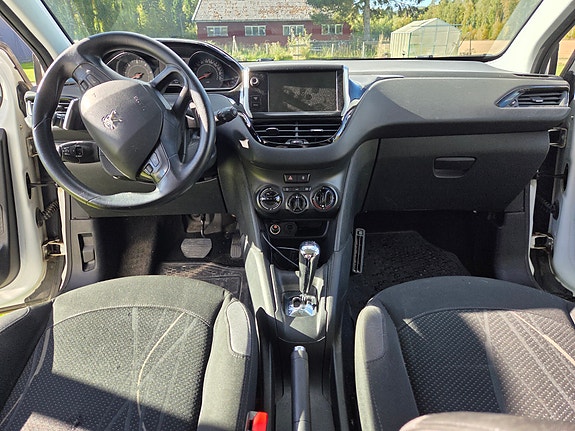 Peugeot 208 13 of 20