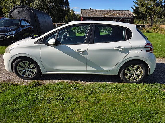 Peugeot 208 7 of 20