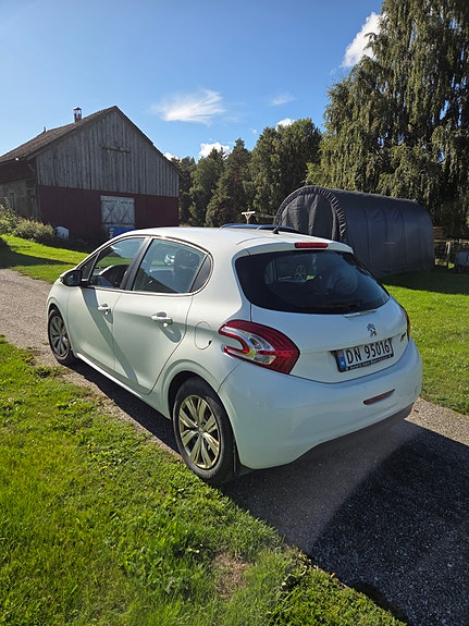 Peugeot 208 6 of 20