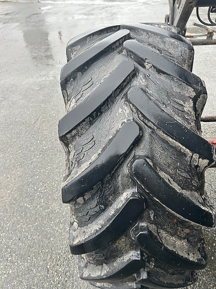 New Holland L95 m. laster ny clutch 11 of 28