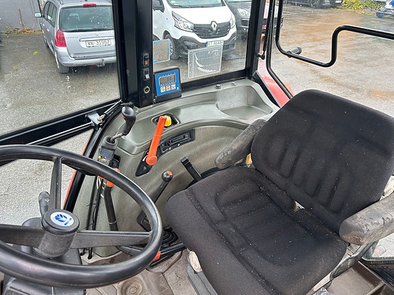 New Holland L95 m. laster ny clutch 18 of 28