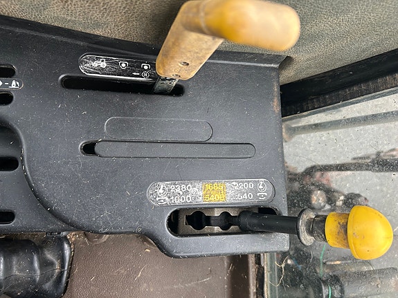 New Holland L95 m. laster ny clutch 28 of 28