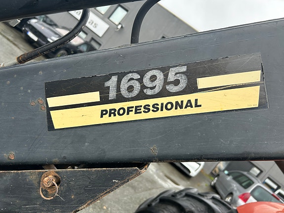 New Holland L95 m. laster ny clutch 13 of 28