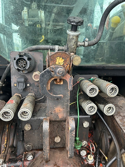 New Holland L95 m. laster ny clutch 5 of 28