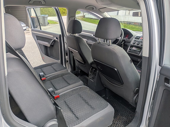 Volkswagen Touran 5 of 13