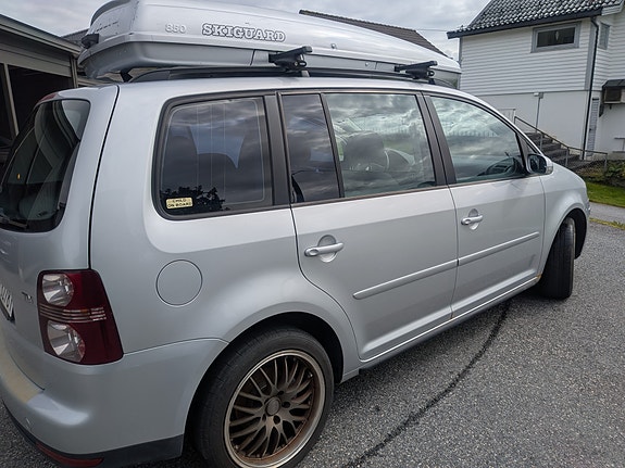Volkswagen Touran 3 of 13