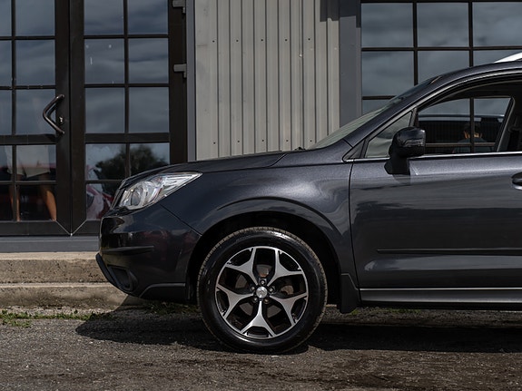 Subaru Forester 11 of 30