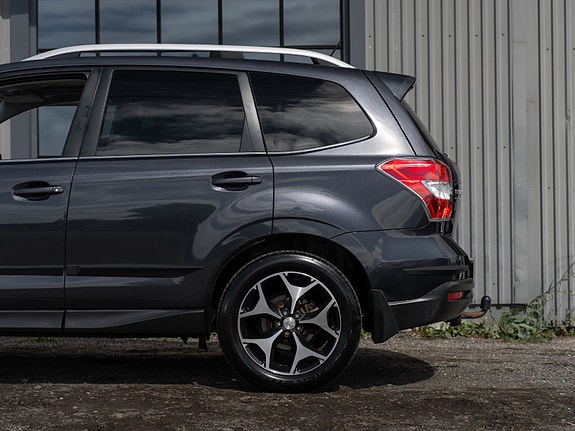 Subaru Forester 12 of 30