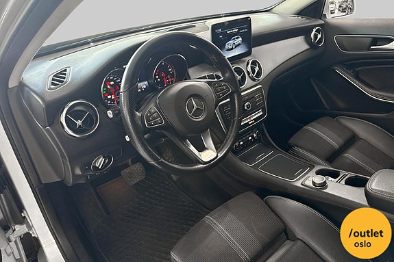 Mercedes-Benz GLA180 13 of 26