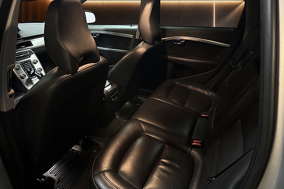 Volvo V70 15 of 30