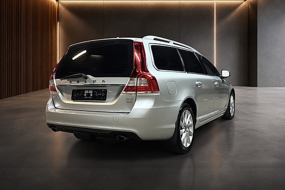 Volvo V70 6 of 30