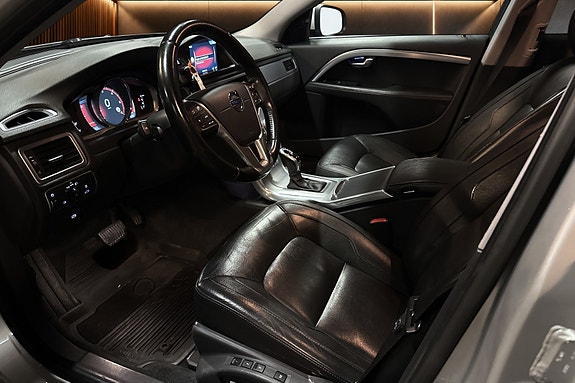 Volvo V70 13 of 30