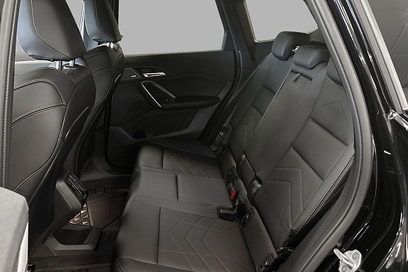 BMW iX1 14 of 30