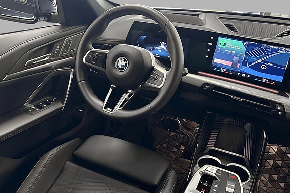 BMW iX1 12 of 30
