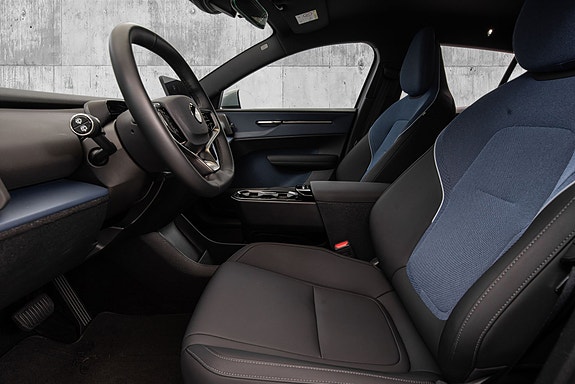 Volvo EX30 17 of 25