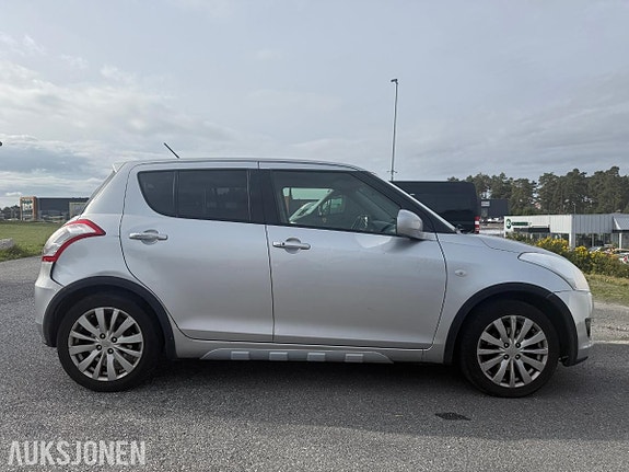 Suzuki Swift 3 of 30