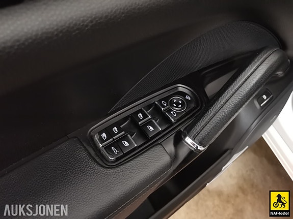 Porsche Cayenne 30 of 30