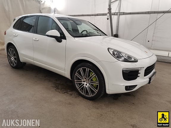 Porsche Cayenne 3 of 30